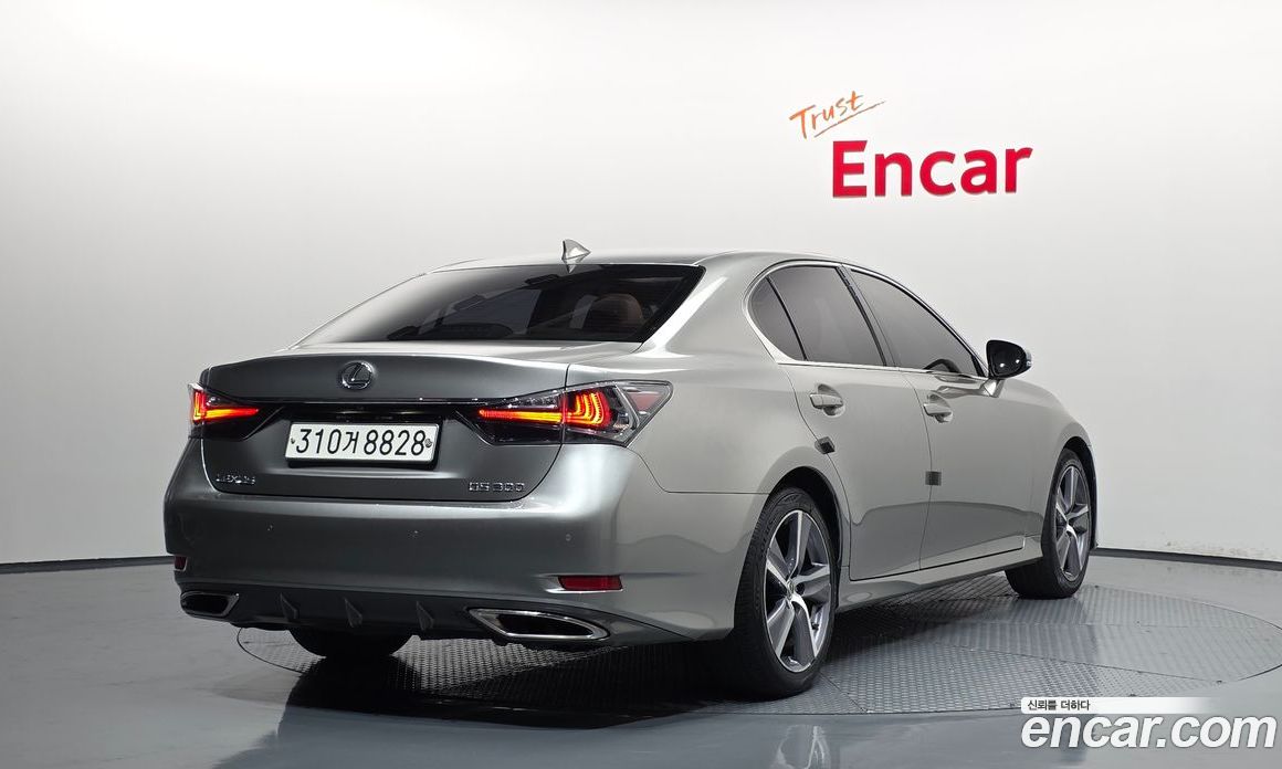 Lexus New GS300 фото 2