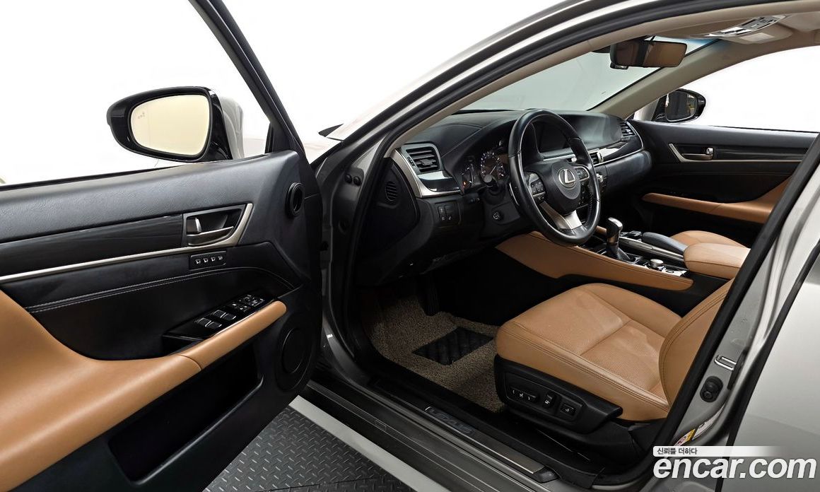 Lexus New GS300 фото 10