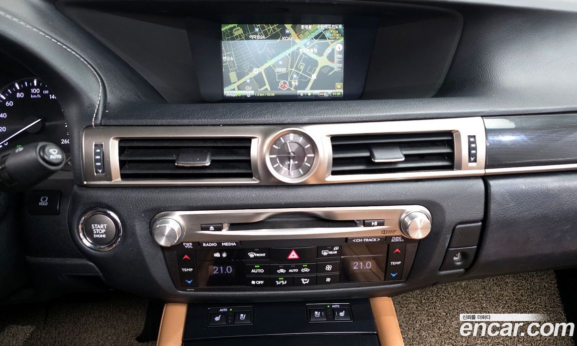 Lexus New GS300 фото 16