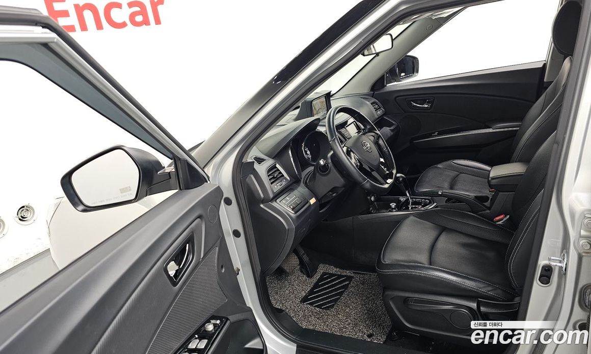 SsangYong (KG Mobility) Tivoli фото 10