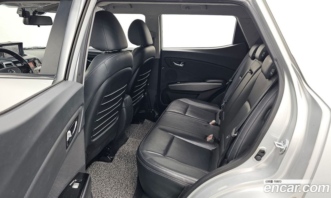 SsangYong (KG Mobility) Tivoli фото 11