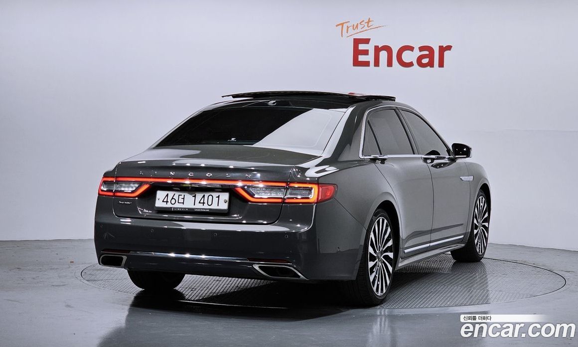 Lincoln Continental 10th Gen фото 2