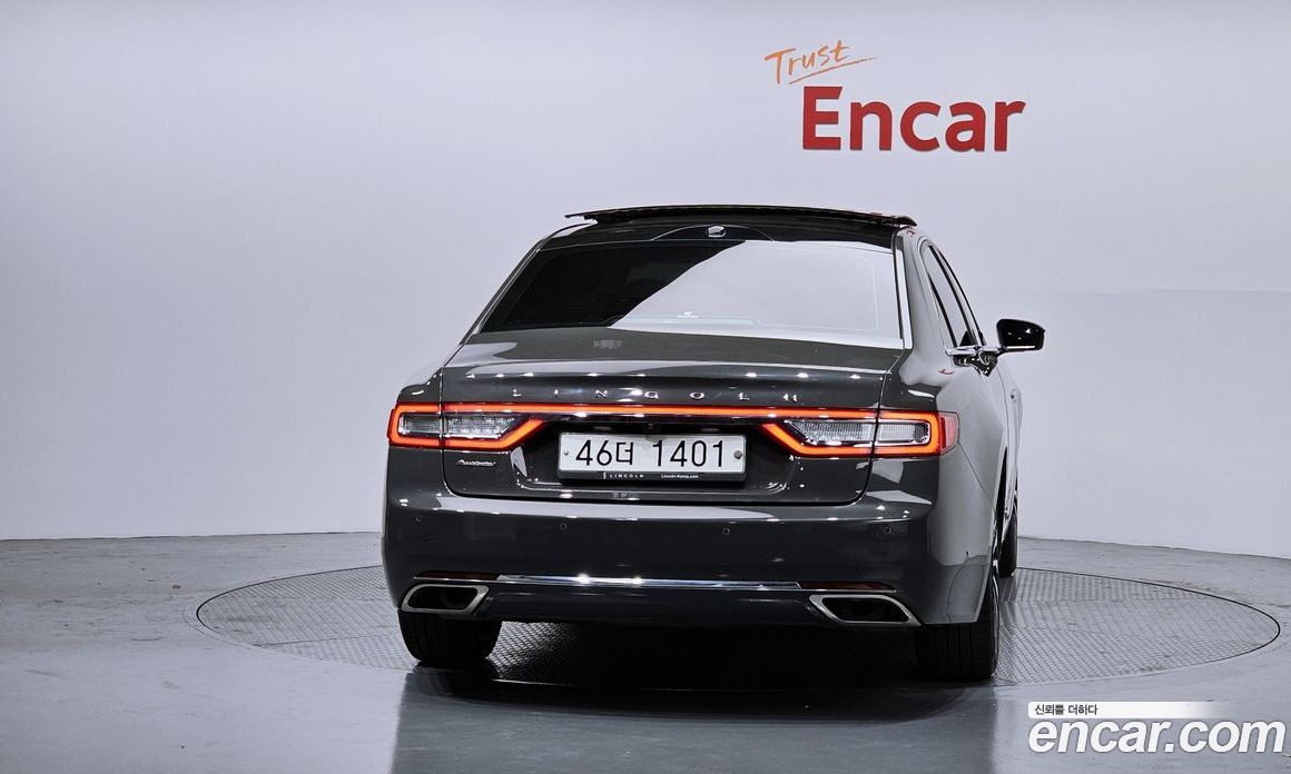 Lincoln Continental 10th Gen фото 4