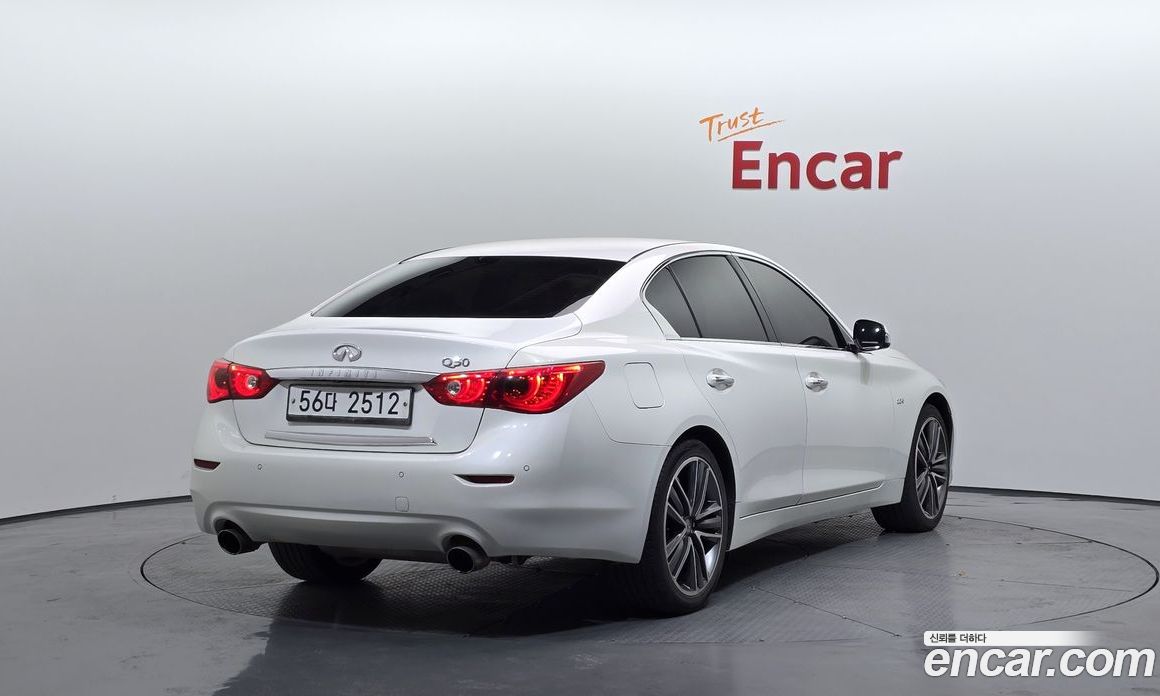 Infiniti Q50 фото 2