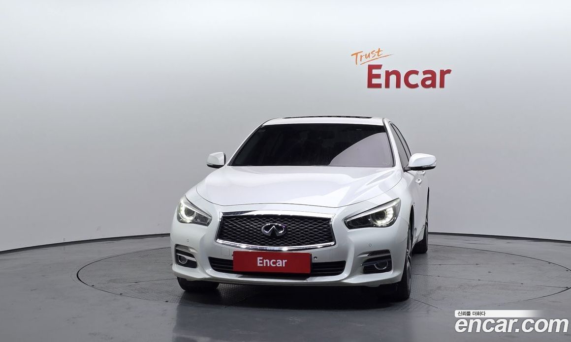 Infiniti Q50 фото 3