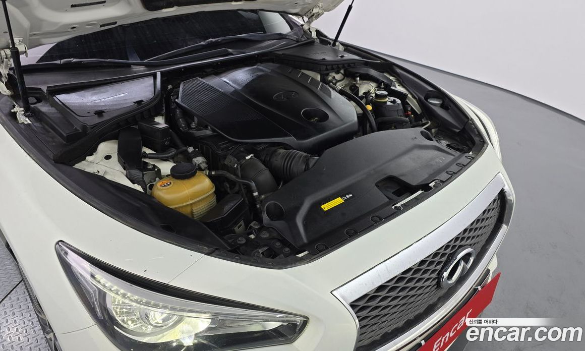 Infiniti Q50 фото 6