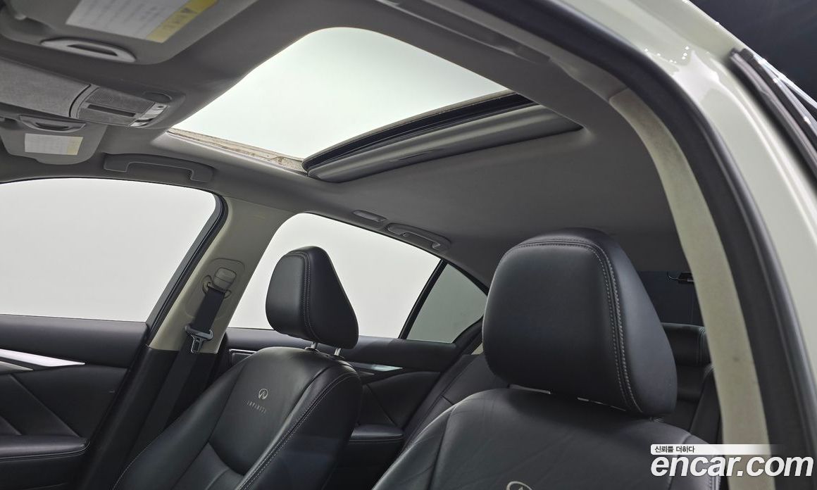 Infiniti Q50 фото 19