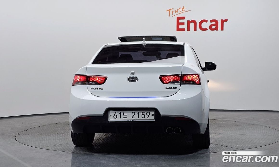Kia Forte Koup фото 4
