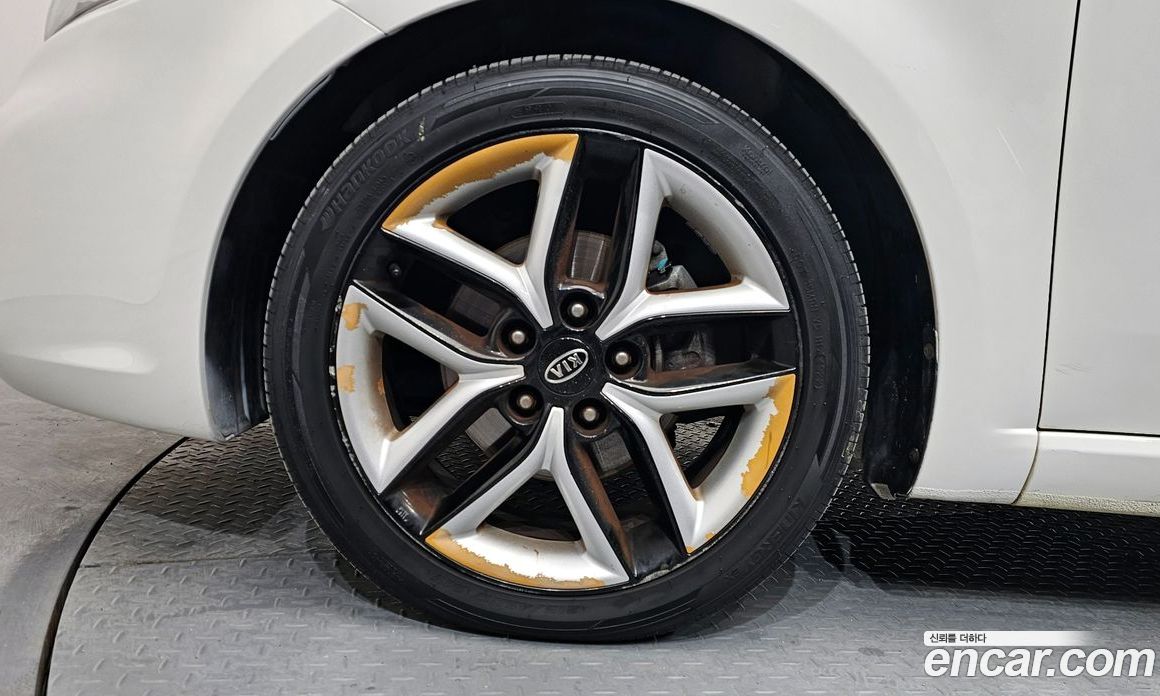 Kia Forte Koup фото 5