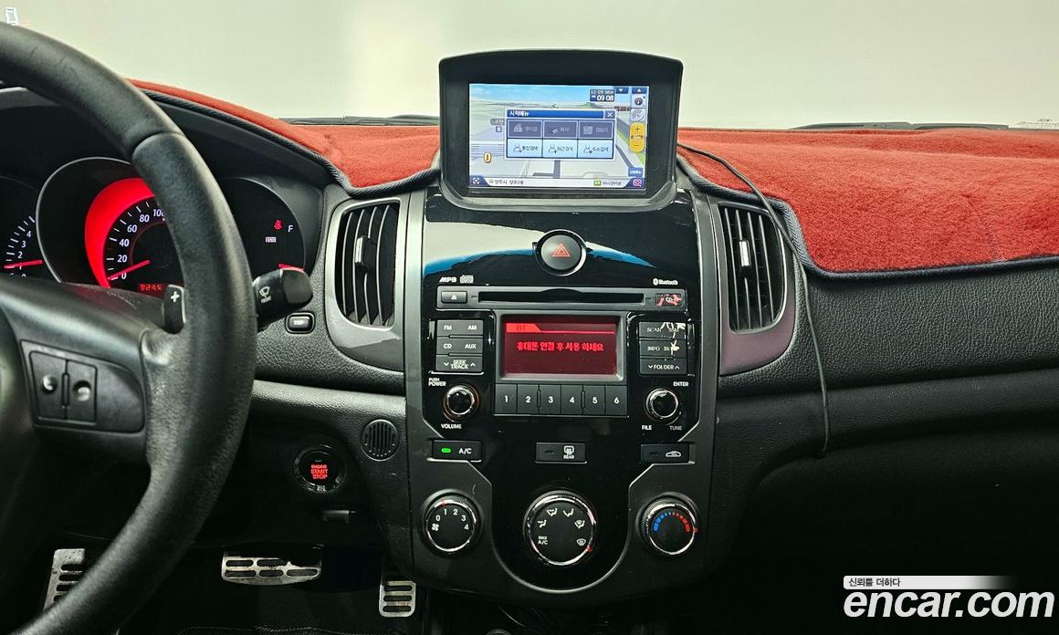 Kia Forte Koup фото 14
