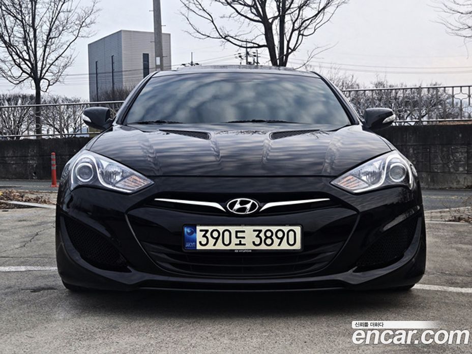 Hyundai Genesis Coupe фото 3