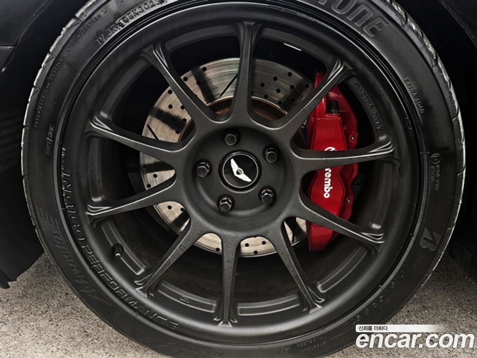 Hyundai Genesis Coupe фото 5