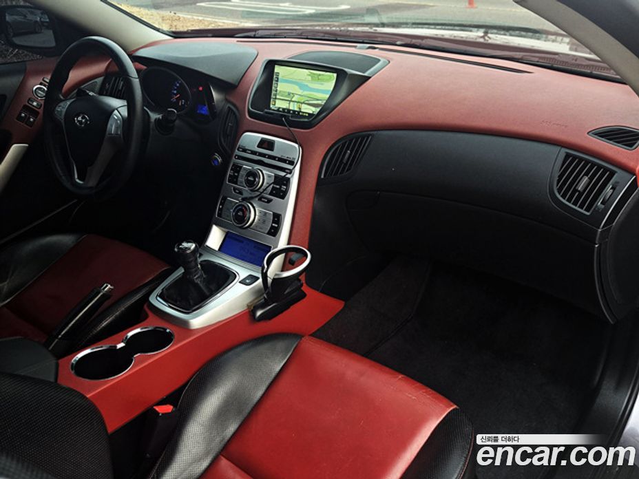 Hyundai Genesis Coupe фото 7