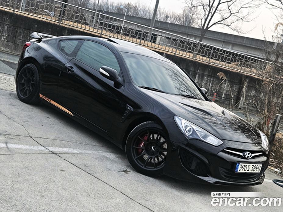 Hyundai Genesis Coupe фото 15
