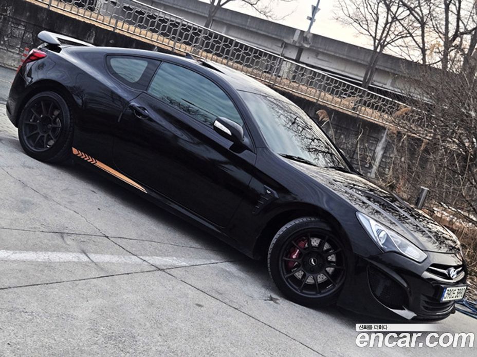 Hyundai Genesis Coupe фото 17