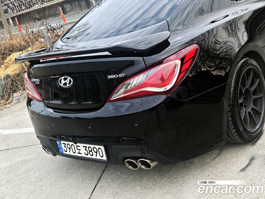 Hyundai Genesis Coupe фото 20