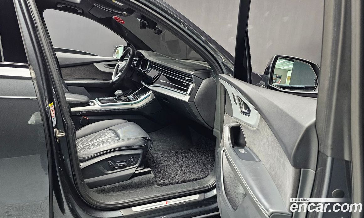 Audi Q7 (4M) фото 10