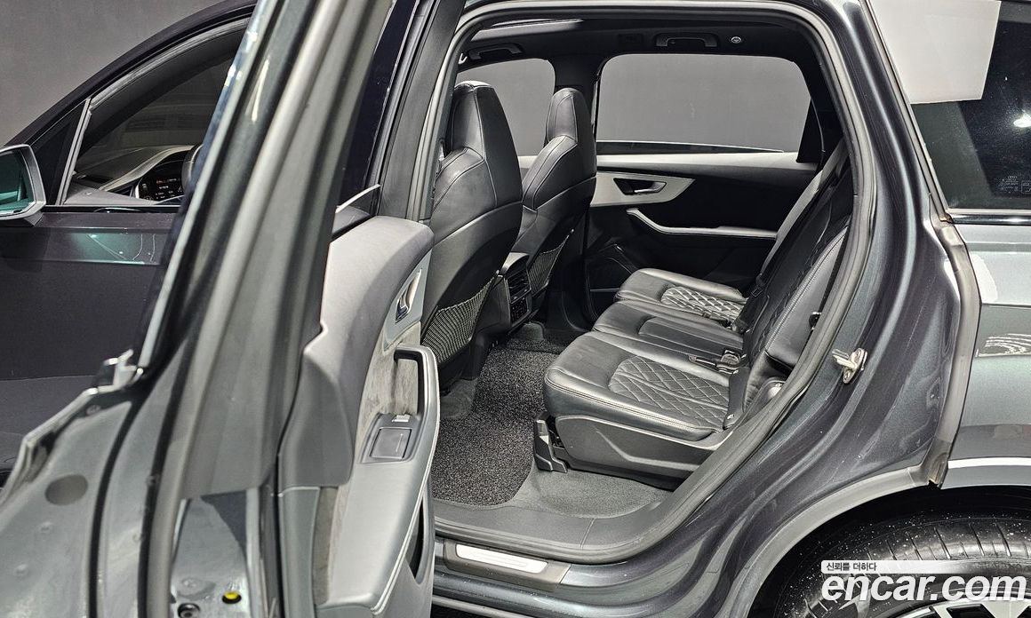 Audi Q7 (4M) фото 12