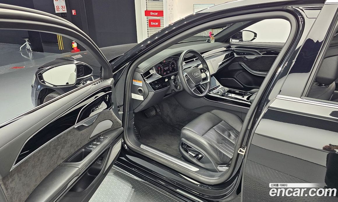 Audi A8 (D5) фото 11