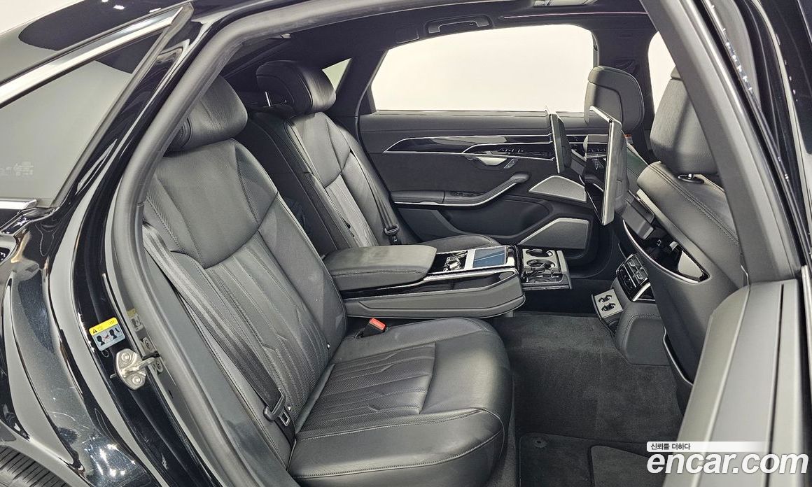 Audi A8 (D5) фото 12