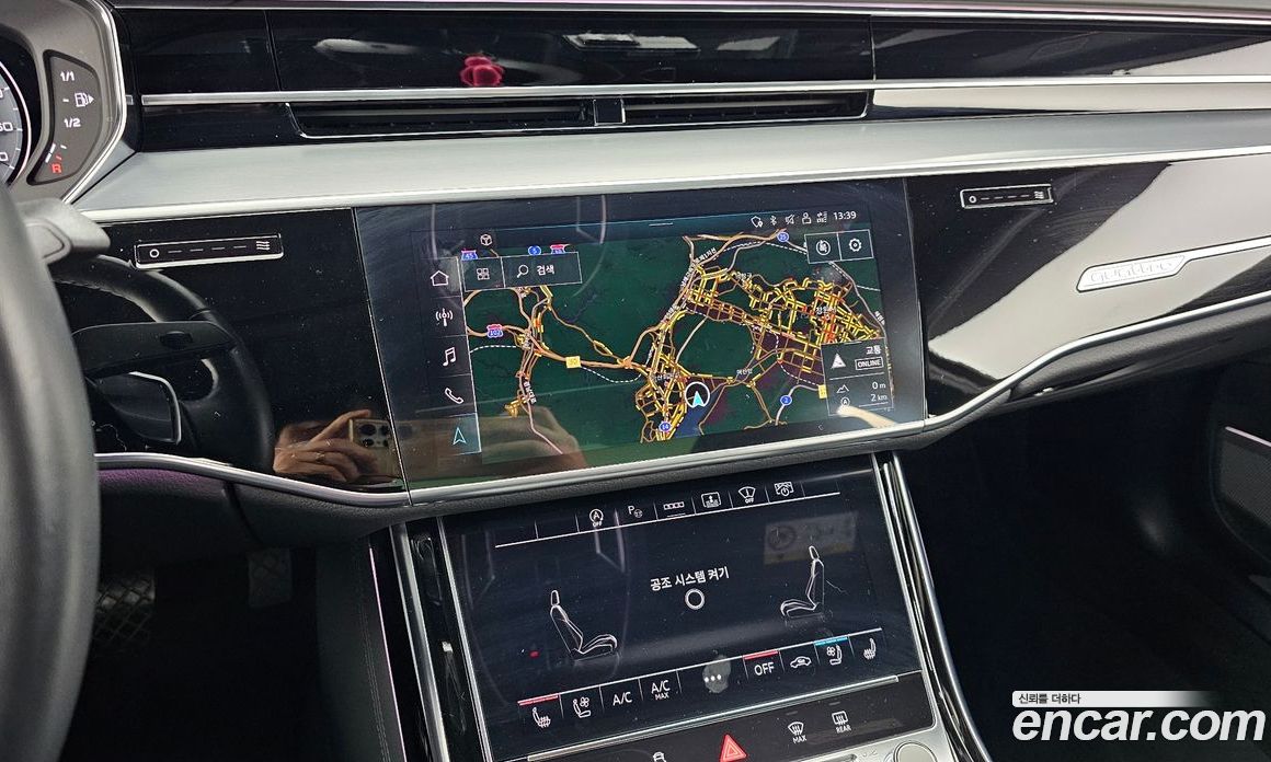 Audi A8 (D5) фото 14