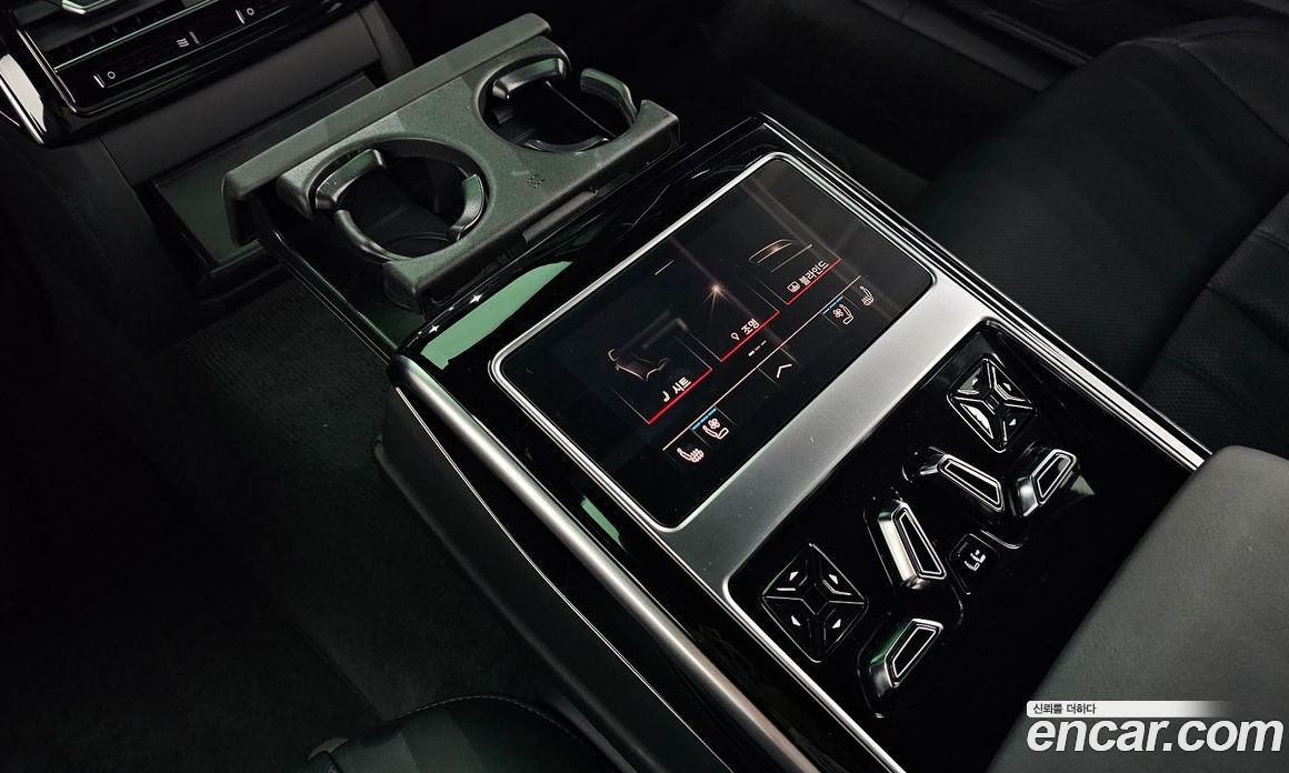 Audi A8 (D5) фото 17