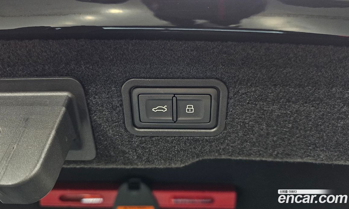 Audi A8 (D5) фото 20