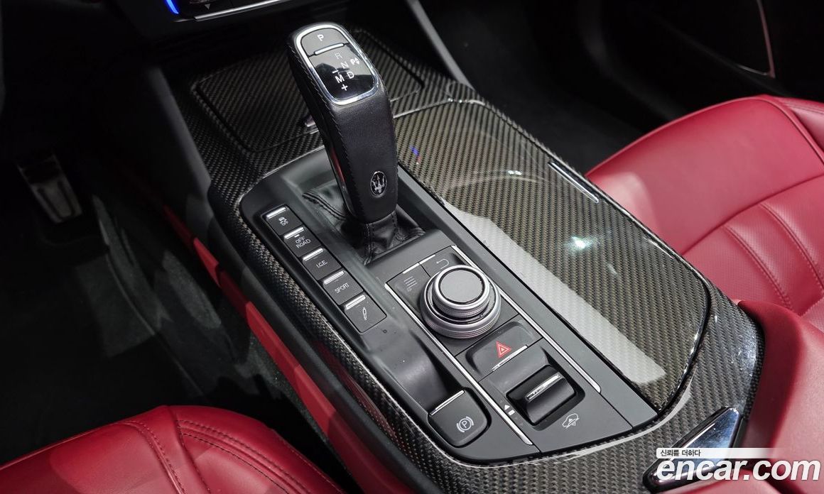 Maserati Levante фото 9