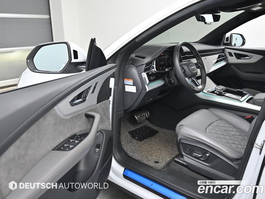 Audi Q8 (4M) фото 11