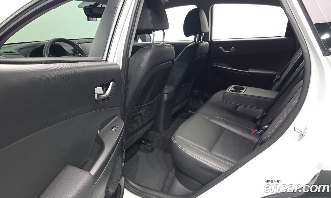 Hyundai Kona фото 11