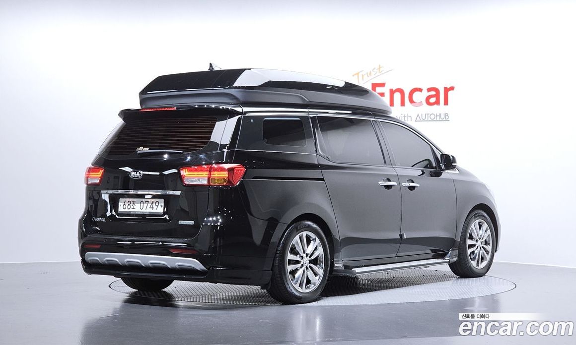 Kia Carnival 3rd Gen фото 2