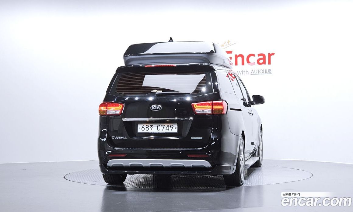 Kia Carnival 3rd Gen фото 4