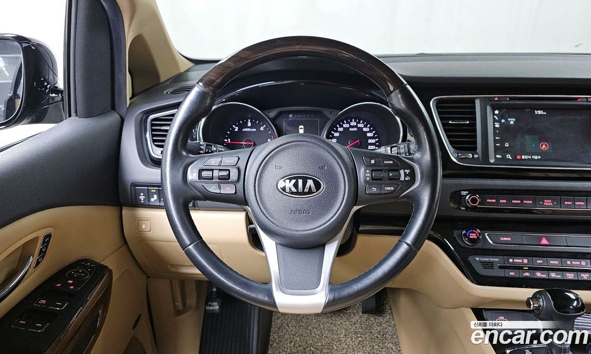Kia Carnival 3rd Gen фото 13