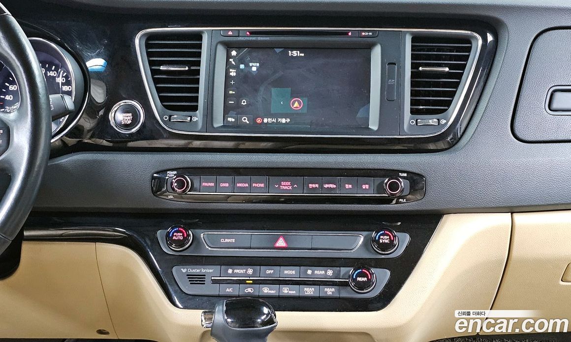 Kia Carnival 3rd Gen фото 18