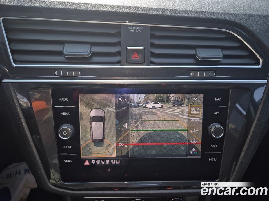 Volkswagen Tiguan 2nd Gen фото 14