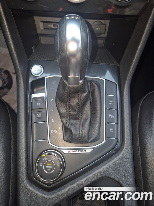 Volkswagen Tiguan 2nd Gen фото 15