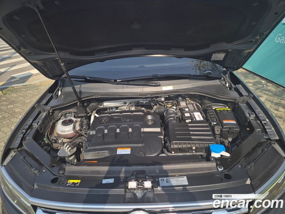 Volkswagen Tiguan 2nd Gen фото 19