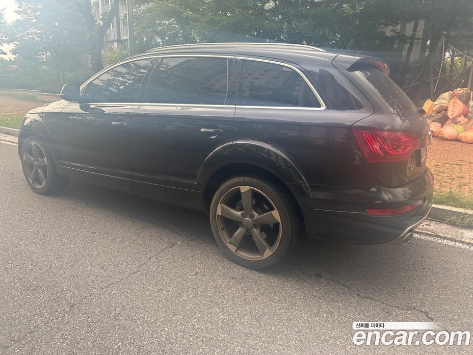 Audi Q7 фото 2