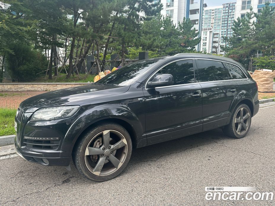 Audi Q7 фото 3