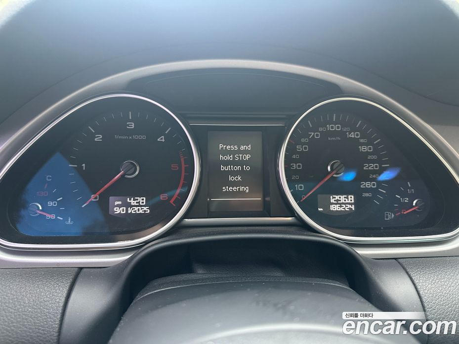 Audi Q7 фото 6