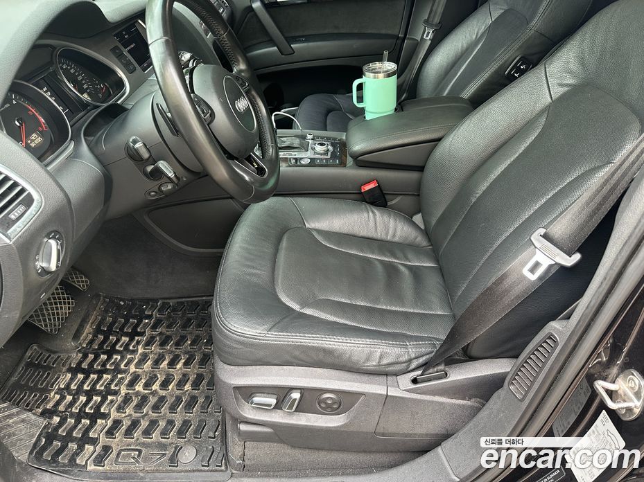 Audi Q7 фото 10