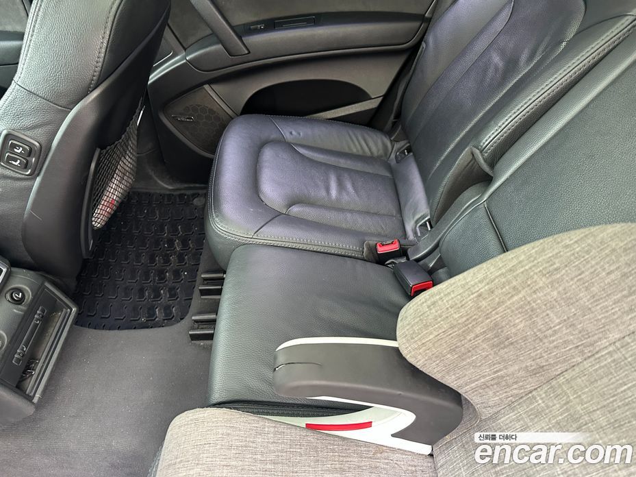 Audi Q7 фото 11