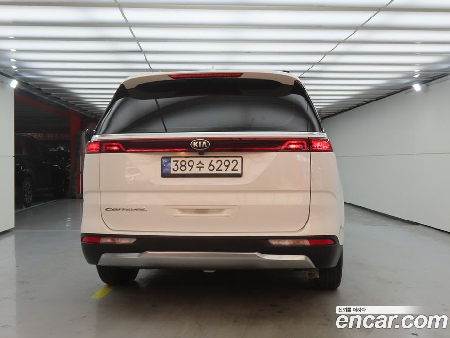 Kia Carnival 4th Gen фото 4