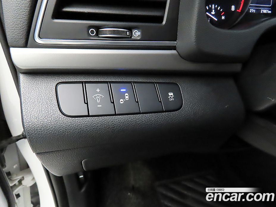 Hyundai Avante (AD) 6th Gen фото 15