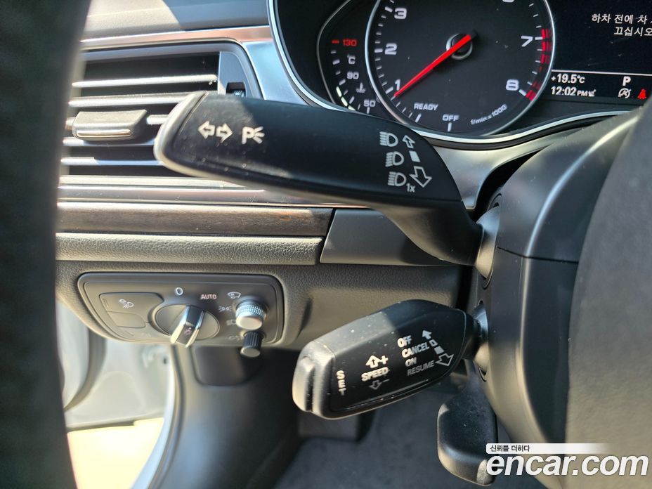 Audi A6 (C7) фото 12