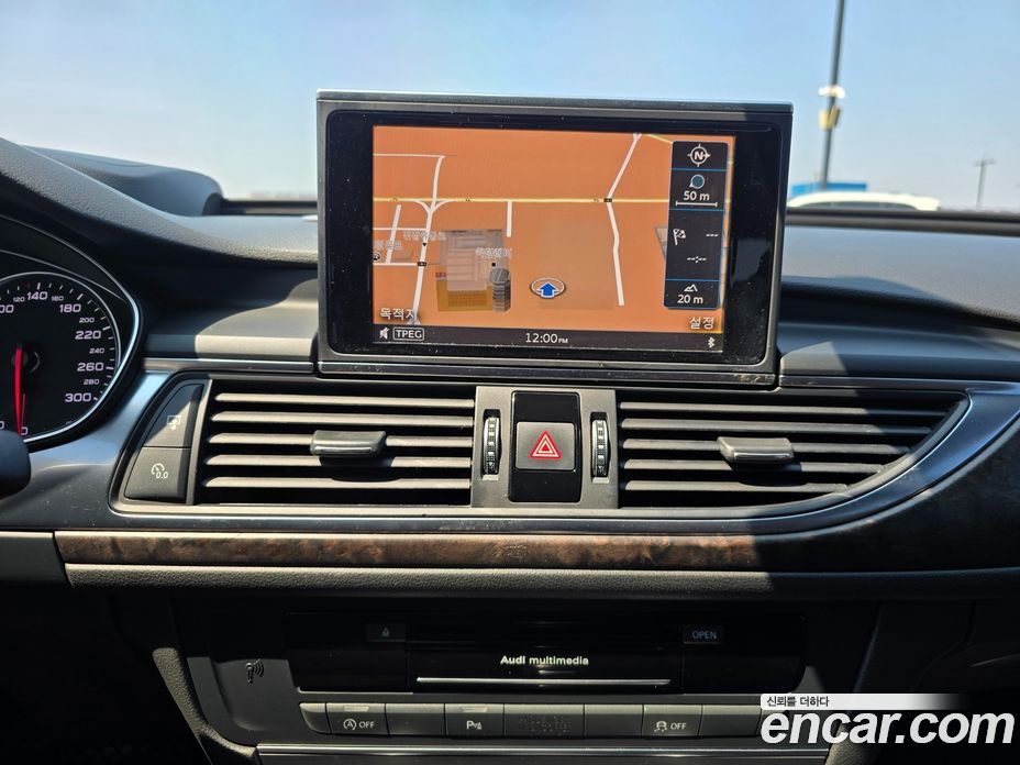Audi A6 (C7) фото 15