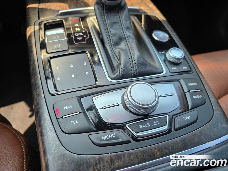 Audi A6 (C7) фото 17