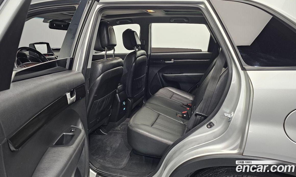 Kia Sorento 2nd Gen фото 12