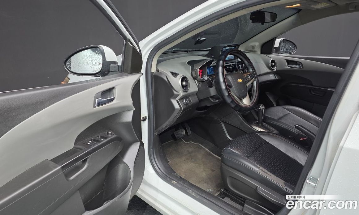 Chevrolet (GM Daewoo) Aveo Hatchback фото 10