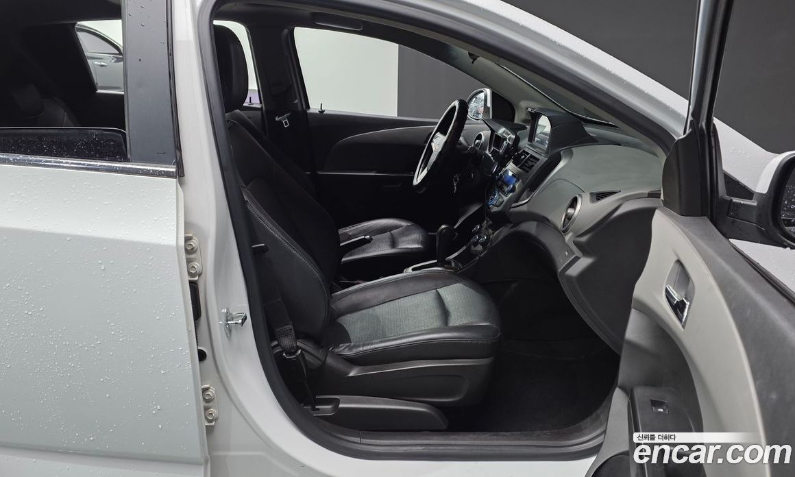 Chevrolet (GM Daewoo) Aveo Hatchback фото 11